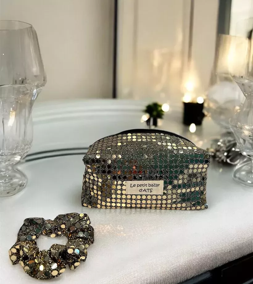 Pack - Trousse beauté upcycling golden glow avec chouchou assorti